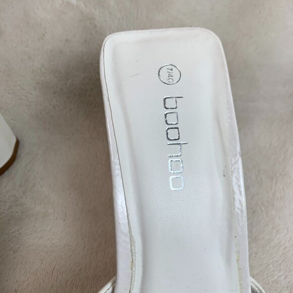 Boohoo Low Flat Heel Mule White  US 9 / UK 7 / EU40 - Picture 3 of 14